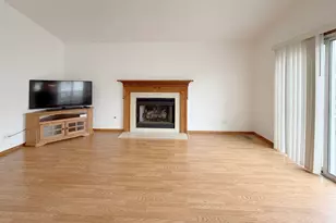 1127 Ashbrook Dr, Mundelein, IL 60060 - Photo 8