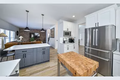 39W232 Armstrong Lane, Geneva, IL 60134 - Photo 8