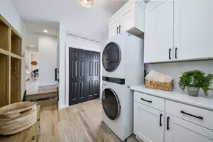 39W232 Armstrong Ln, Geneva, IL 60134 - Photo 12