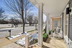 39W232 Armstrong Ln, Geneva, IL 60134 - Photo 2