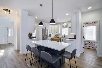 39W232 Armstrong Lane, Geneva, IL 60134 - Photo 6