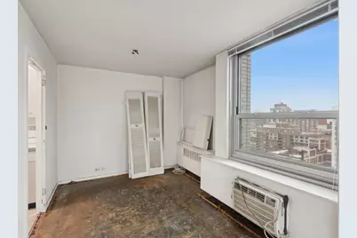 1255 N Sandburg Terrace #2402, Chicago, IL 60610 - Photo 4