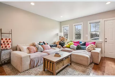 3806 W Armitage Avenue, Chicago, IL 60647 - Photo 2