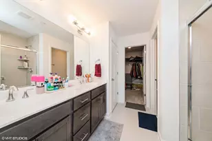 277 Masters Dr, Addison, IL 60101 - Photo 12