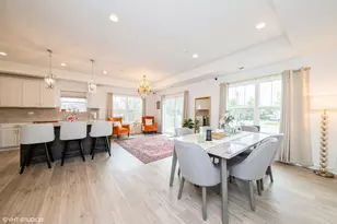 277 Masters Dr, Addison, IL 60101 - Photo 6