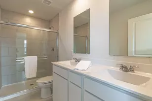 2111 Yellowstone Blvd, Mundelein, IL 60060 - Photo 14