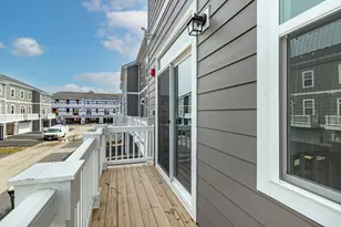 2111 Yellowstone Blvd, Mundelein, IL 60060 - Photo 24