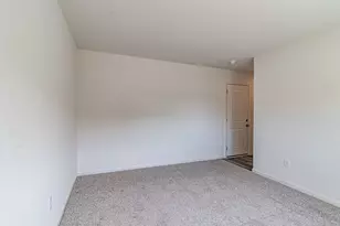 2111 Yellowstone Blvd, Mundelein, IL 60060 - Photo 22