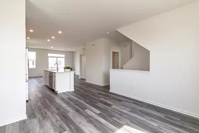 2111 Yellowstone Boulevard #2111, Mundelein, IL 60060 - Photo 4