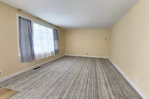 2701 Wilshire Blvd, Joliet, IL 60435 - Photo 6