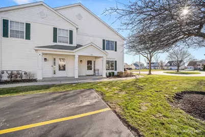 746 Fieldcrest Drive #B, South Elgin, IL 60177 - Photo 2