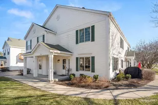 746 Fieldcrest Dr, South Elgin, IL 60177 - Photo 2