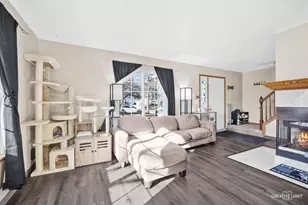 746 Fieldcrest Dr, South Elgin, IL 60177 - Photo 4