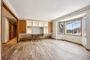 527 W Eastman St, Arlington Heights, IL 60005 - Photo 6