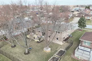 16418 Bormet Dr, Tinley Park, IL 60477 - Photo 2