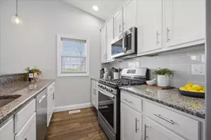 801 Wartburg Dr, Bloomington, IL 61704 - Photo 6