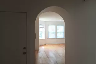 6429 N Claremont Ave, Chicago, IL 60645 - Photo 6