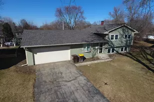 632 O'Connell Ct, Belvidere, IL 61008 - Photo 2
