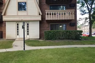 11 Parkside Ct, Vernon Hills, IL 60061 - Photo 12