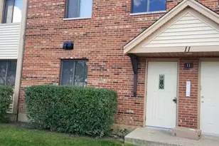 11 Parkside Ct, Vernon Hills, IL 60061 - Photo 10