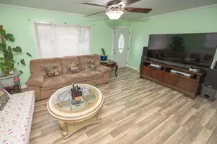 320 S Raynor Ave, Joliet, IL 60436 - Photo 2