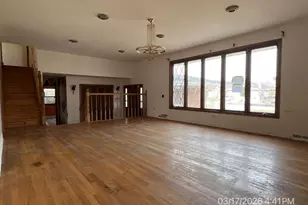 9128 S Komensky Ave, Oak Lawn, IL 60453 - Photo 8