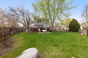2304 Periwinkle Ct, Naperville, IL 60540 - Photo 16