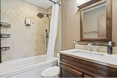 394 Northgate Road, Lindenhurst, IL 60046 - Photo 18