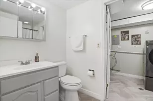 394 Northgate Rd, Lindenhurst, IL 60046 - Photo 22