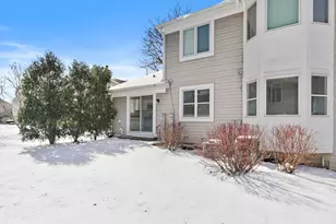 989 N Cove Dr, Palatine, IL 60067 - Photo 22