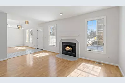 989 N Cove Drive #B, Palatine, IL 60067 - Photo 4