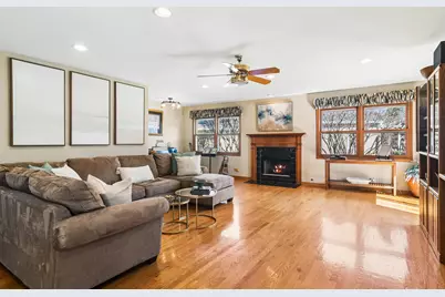 302 Chateau Drive, Buffalo Grove, IL 60089 - Photo 10