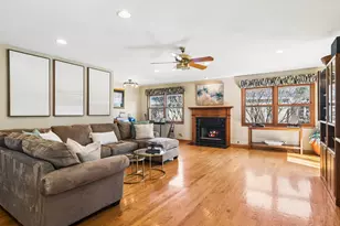 302 Chateau Dr, Buffalo Grove, IL 60089 - Photo 10