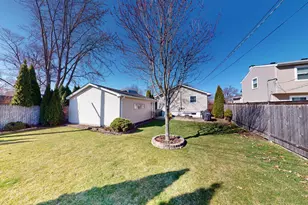 1127 Lotus Dr, Round Lake Beach, IL 60073 - Photo 26