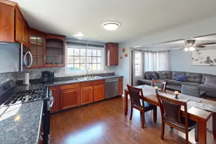 1127 Lotus Dr, Round Lake Beach, IL 60073 - Photo 10