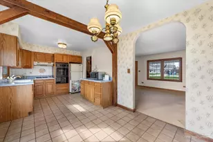 1411 Jill Ct, Glendale Heights, IL 60139 - Photo 4