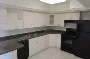733 Limerick Ln, Schaumburg, IL 60193 - Photo 6