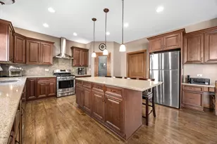 311 W Frontier Dr, Minooka, IL 60447 - Photo 8