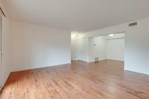 631 Derry Ct, Schaumburg, IL 60193 - Photo 6