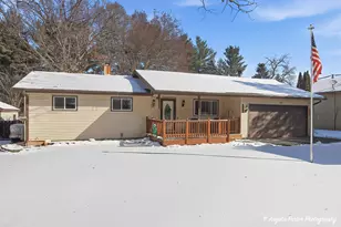 5218 Parkview Dr, McCullom Lake, IL 60050 - Photo 1