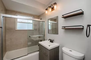 4629 Main St, Skokie, IL 60076 - Photo 12