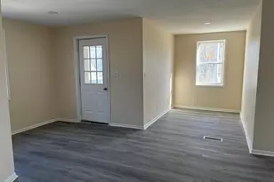 458 S Float Ave, Freeport, IL 61032 - Photo 2