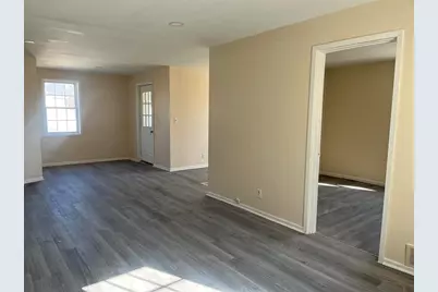 458 S Float Avenue, Freeport, IL 61032 - Photo 4