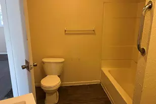 458 S Float Ave, Freeport, IL 61032 - Photo 10