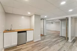 1903 Hazelwood Dr, Lindenhurst, IL 60046 - Photo 16