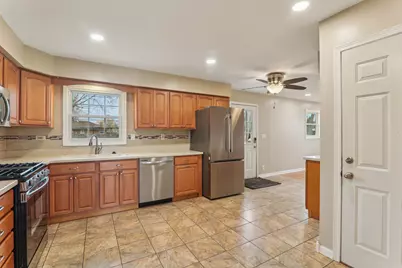 1903 Hazelwood Drive, Lindenhurst, IL 60046 - Photo 6