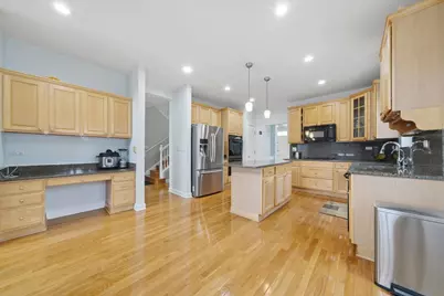 217 Sunbury Drive, Saint Charles, IL 60175 - Photo 4