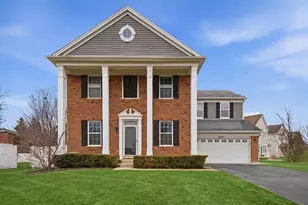 217 Sunbury Dr, Saint Charles, IL 60175 - Photo 1