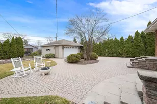 8225 Lorel Ave, Burbank, IL 60459 - Photo 16