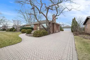 8225 Lorel Ave, Burbank, IL 60459 - Photo 2